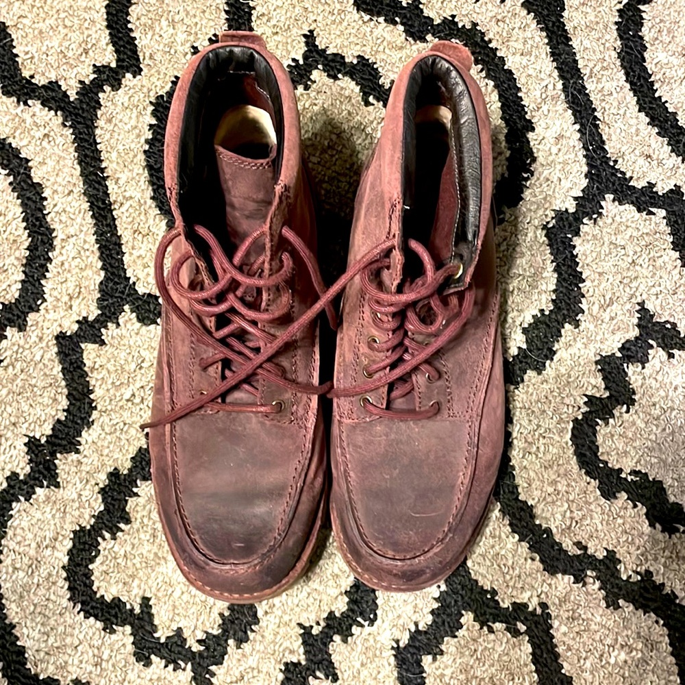 Men’s Uggs Size 11